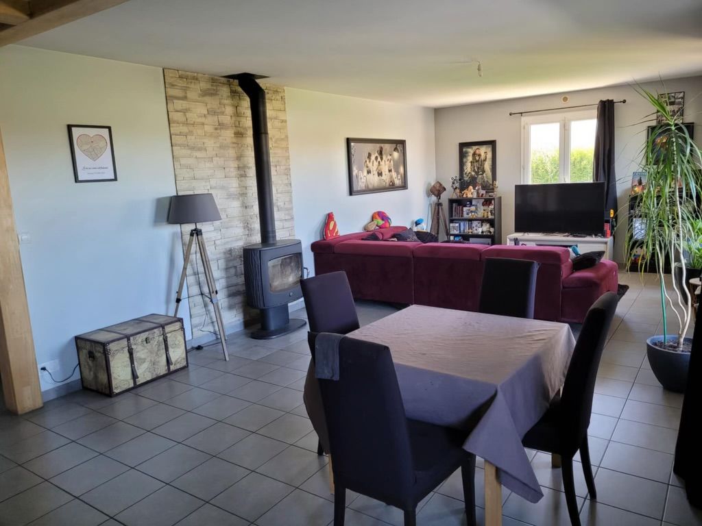LA POMMERAIE-SUR-SEVRE Maison de plain-pied. La Pommeraie Sur Sèvre 4 pièces,98 m² 2