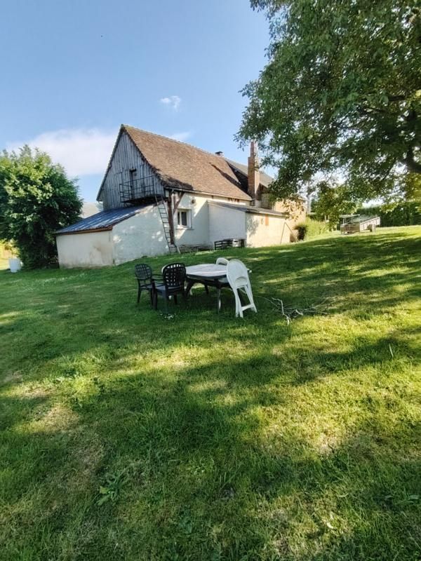 MONDOUBLEAU Perche, longère avec belles dépendances terrain arboré et calme 1