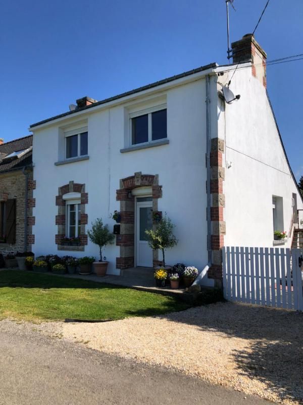 Maison mitoyenne rénovée avec vue dégagée sur la campagne de Melrand