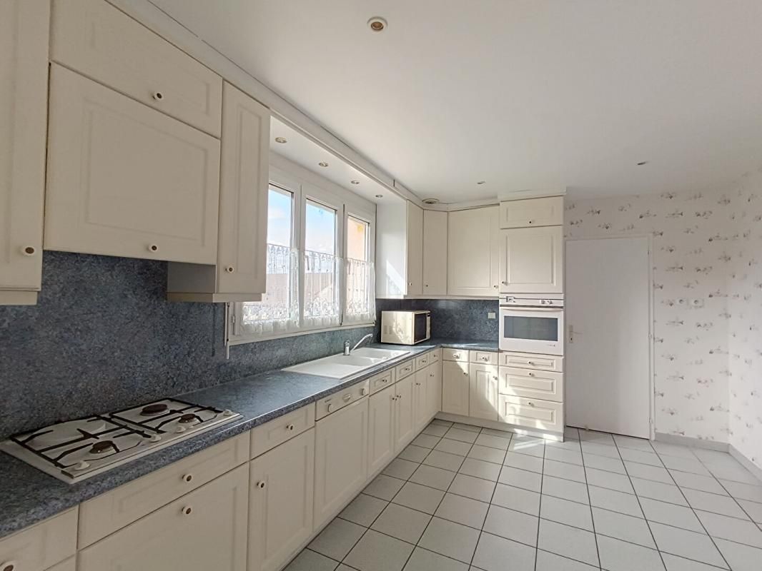 FLINS-SUR-SEINE Maison Flins Sur Seine 5 pièce(s) 161 m2 3