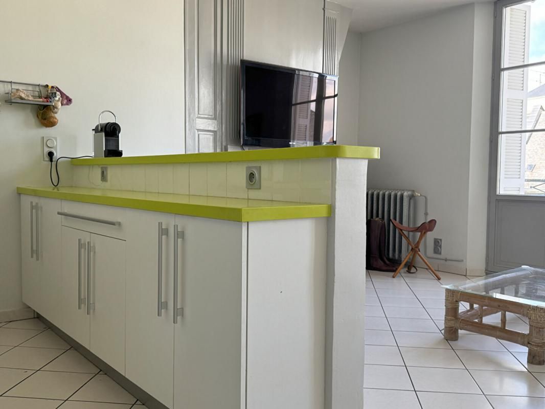 SAUMUR EXCLUSIVITE A VENDRE 49000 SAUMUR Appartement 3 pièces 82 m² balcon 4