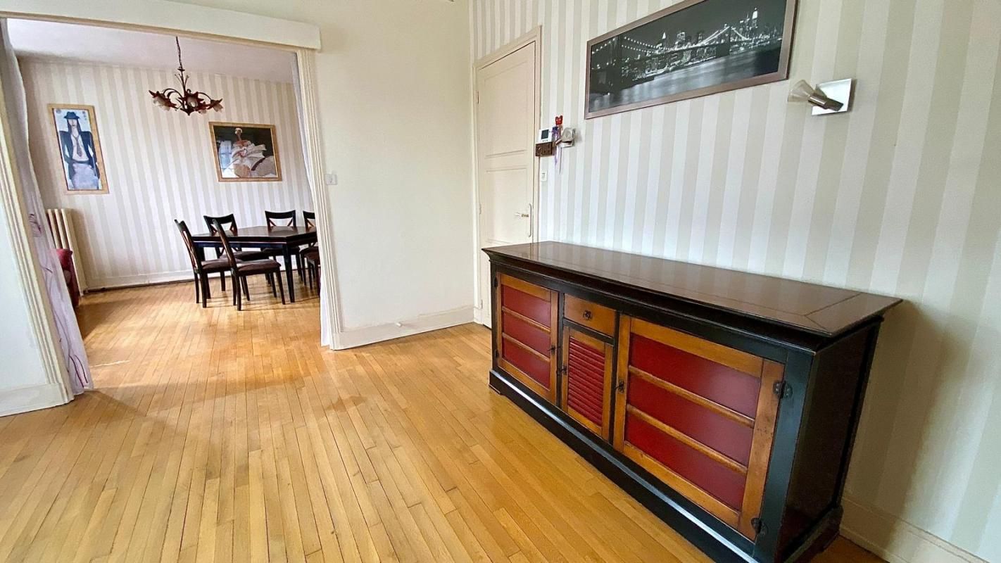 NEVERS Appartement T3 à l'étage d'une Maison 82 m2 1