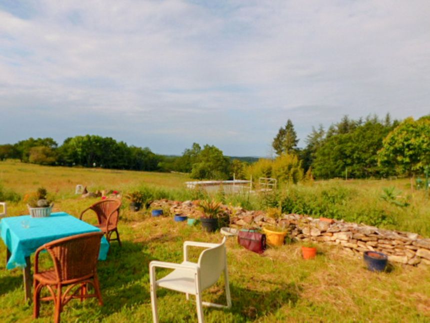 ROUFFILHAC Sur terrain de près d'un hectare à Rouffilhac (46300). longère de pierre, 90 m², 4 pièces, 1 chambre 2