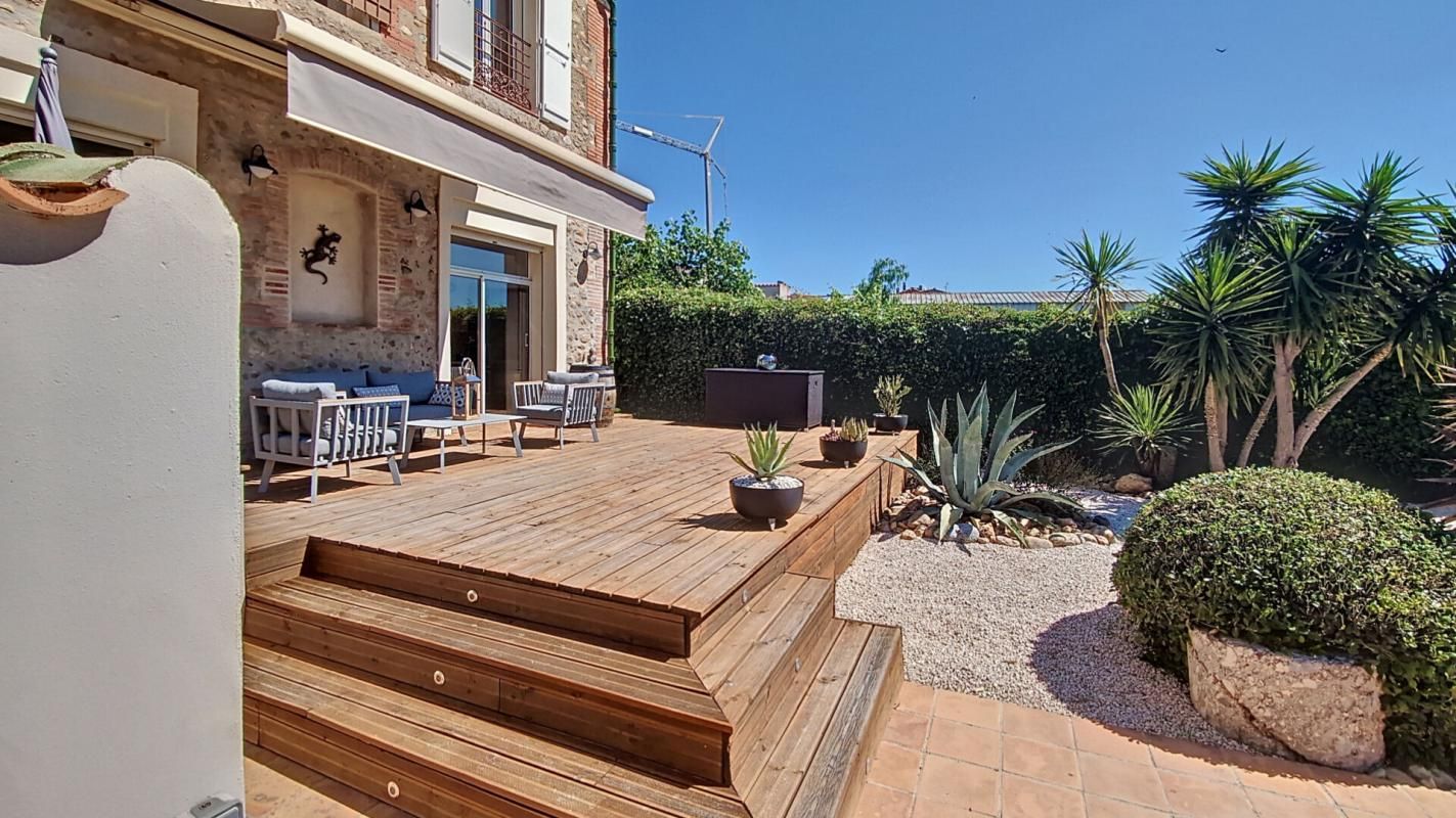POLLESTRES MAS authentique en pierre - Revisité en type LOFT - Piscine - Haut standing - 4 chambres ( 3 suites) - Surface 256 M² . 7 Kilomètres de PERPIGNAN ( 66 000 ) 4
