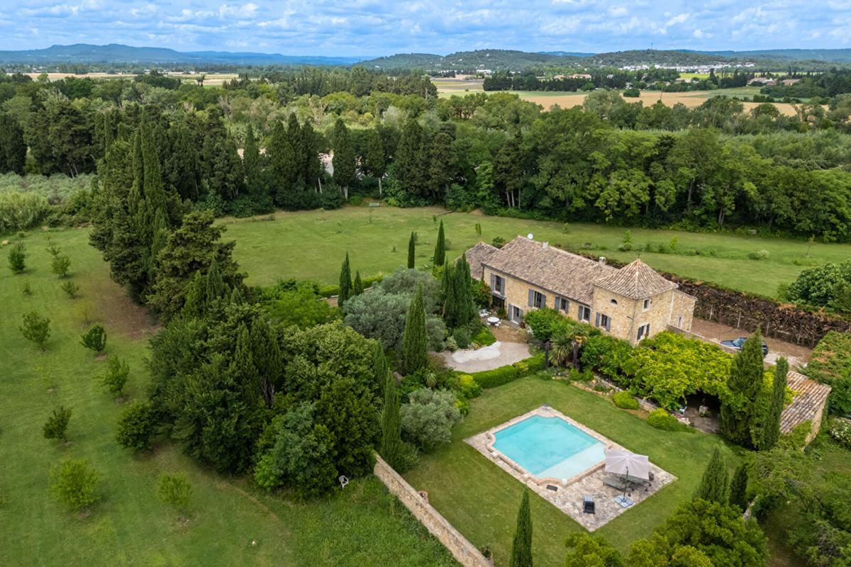 ORANGE Maison Orange 345 m2 1 295 000 2