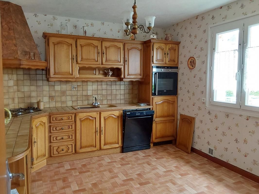 CARHAIX-PLOUGUER Maison Carhaix Plouguer 5 pièce(s) 92 m2 3