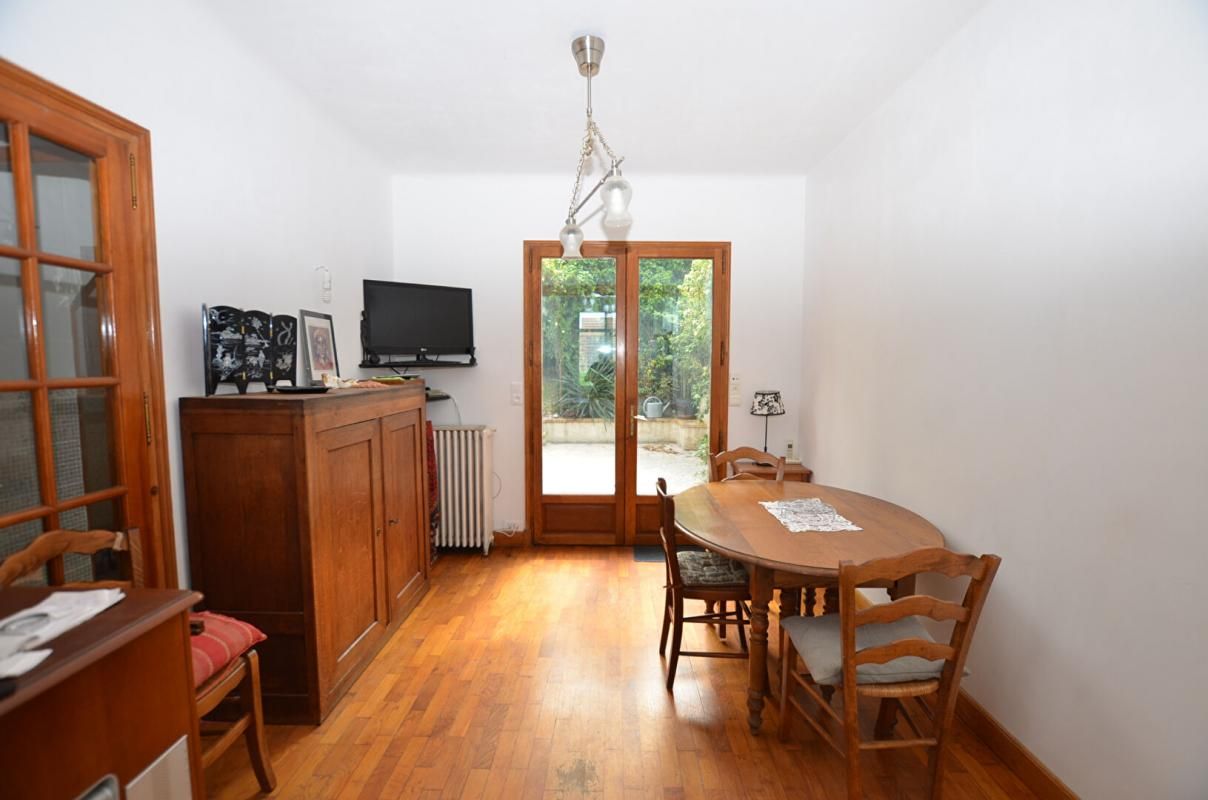 SAINTE-GENEVIEVE-DES-BOIS Maison Sainte Genevieve Des Bois 5 pièces 90 m² 4