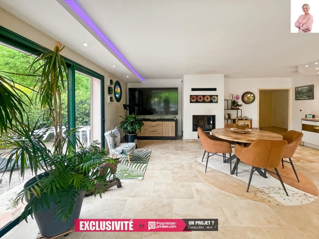 LES ADRETS-DE-L'ESTEREL Maison 6 pièce(s) 140 m2 avec piscine proche A8 2