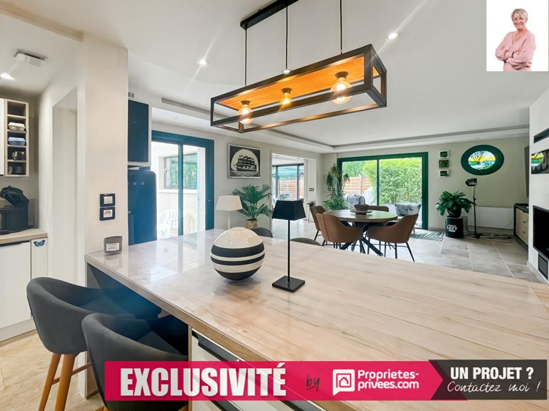 LES ADRETS-DE-L'ESTEREL Maison 6 pièce(s) 140 m2 avec piscine proche A8 3