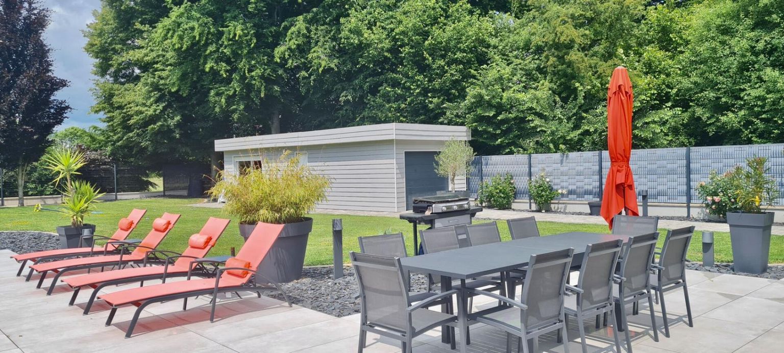 AUMONT Superbe pavillon 220m2 5 chambres , jardin, piscine, garages à AUMONT(80) 4