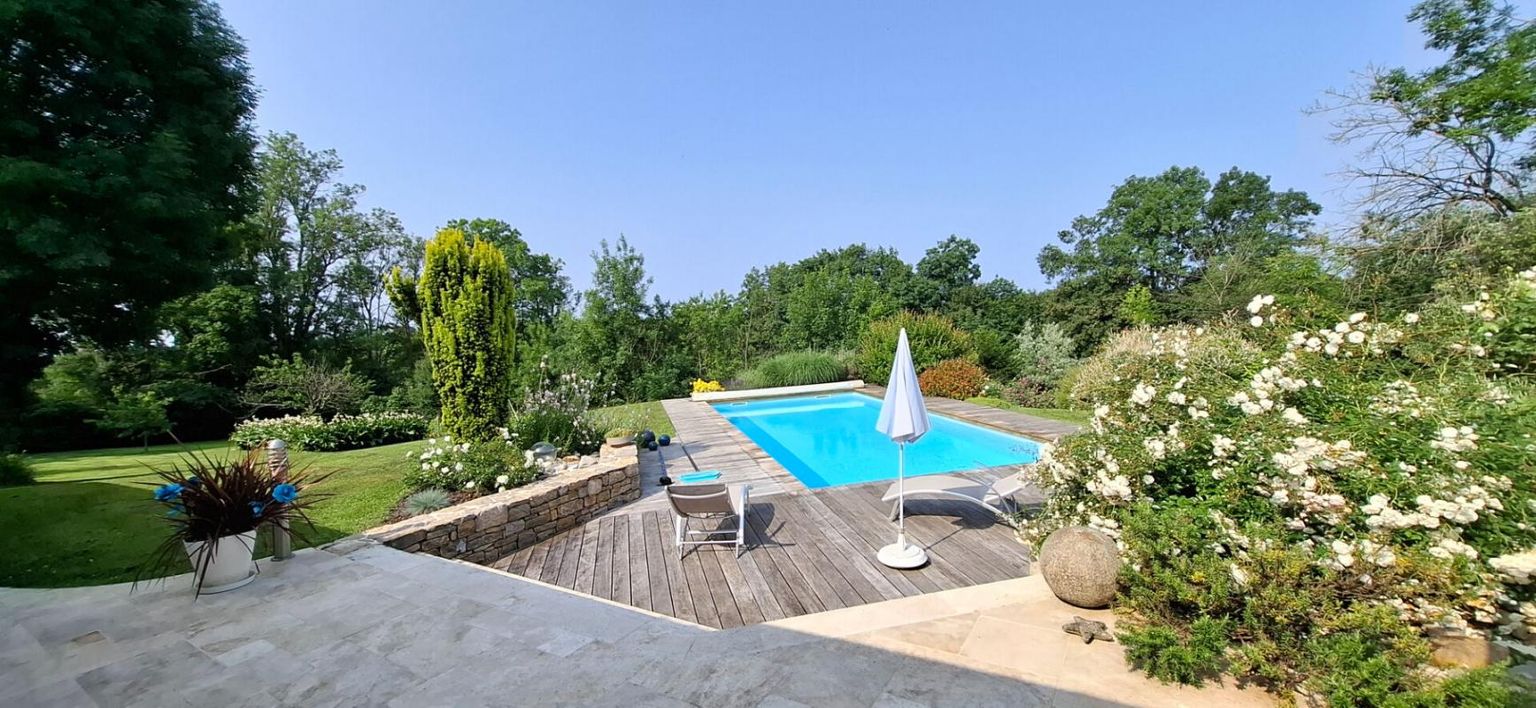 Ferme160 m2 terrain 3800 m2 avec vue