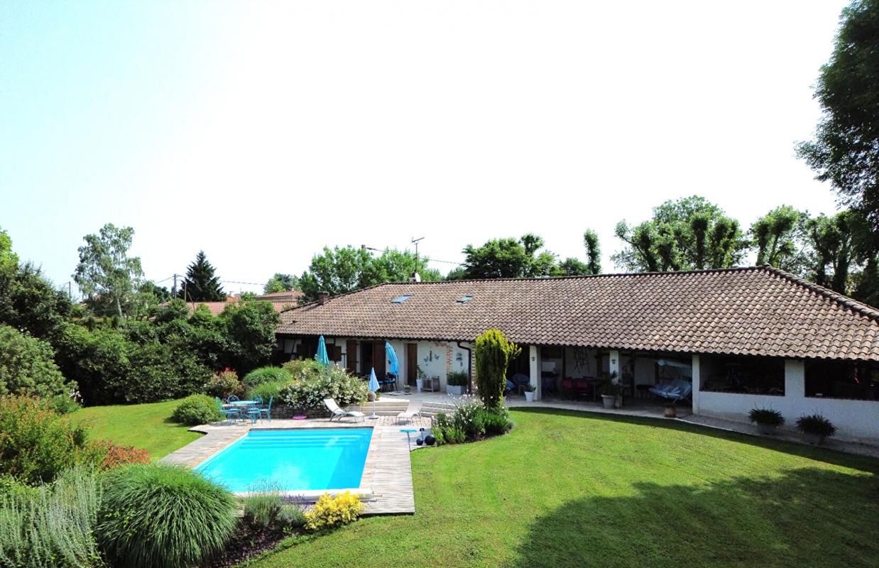 CRAS-SUR-REYSSOUZE Ferme160 m2 terrain 3800 m2 avec vue 3