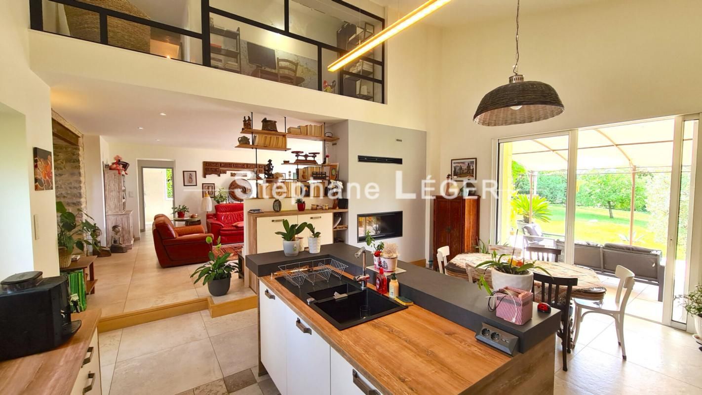 MONTELIMAR Maison Savasse 7 pièce(s) 170 m2 4