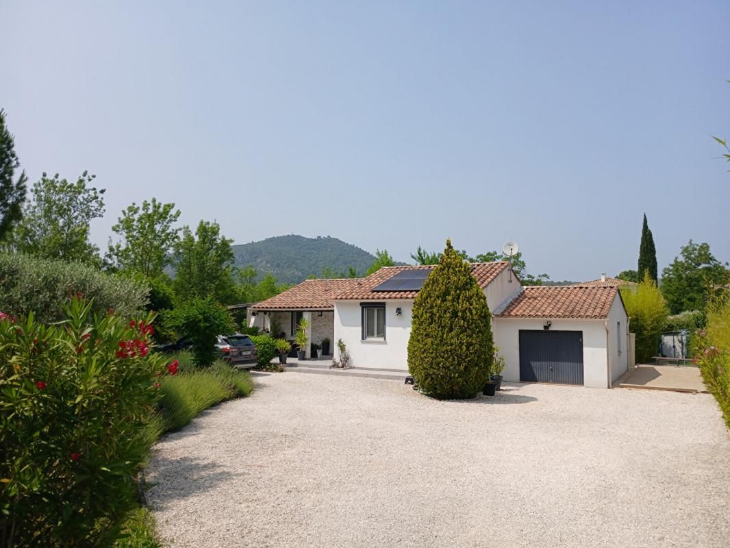 LE VAL Villa T4 sur 1206m² de terrain avec garage et piscine - LE VAL 3