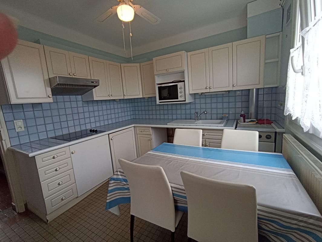 CHATEAUROUX Maison 89 m2 dans un quartier calme à CHATEAUROUX, 3 chambres, jardin, garage 4
