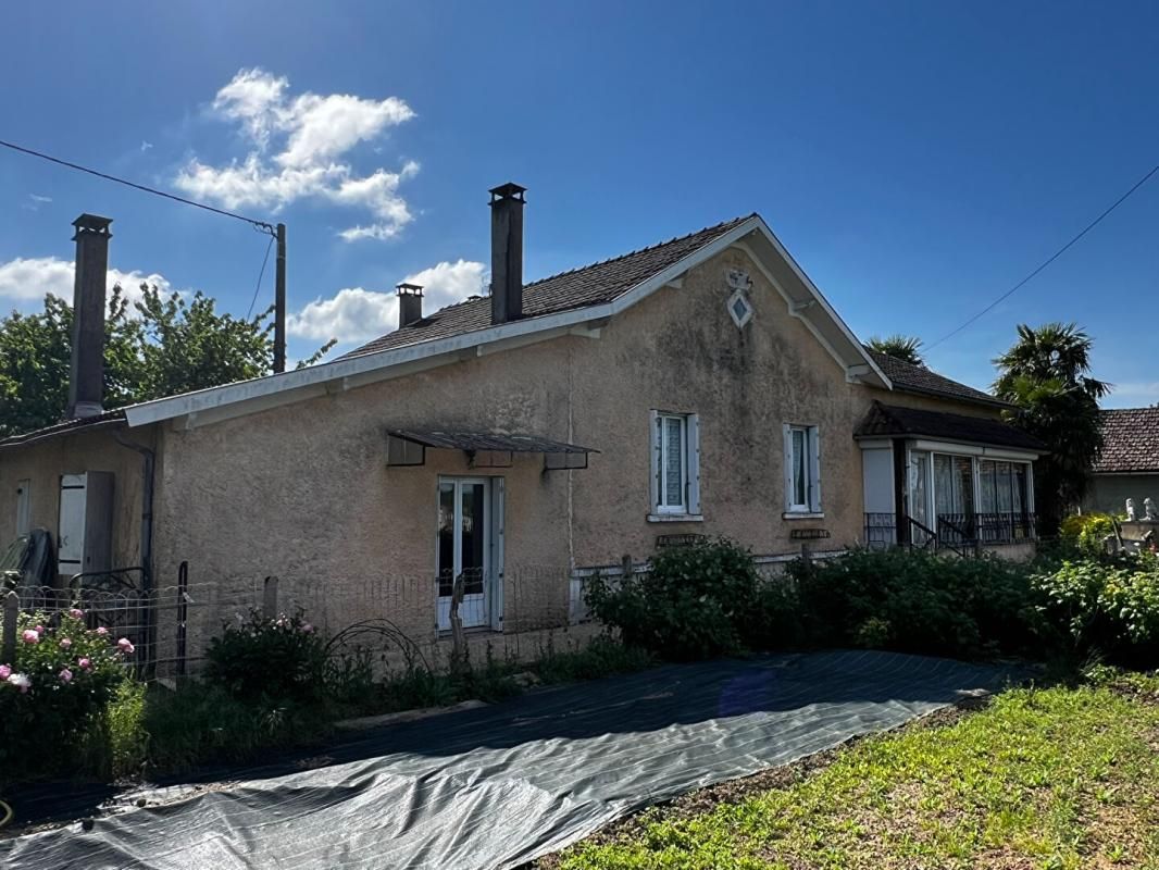 NOTRE-DAME-DE-SANILHAC Maison T5/6 d'env. 173 m2 avec étang, verger et nombreuses annexes sur SANILHAC (24660) 2