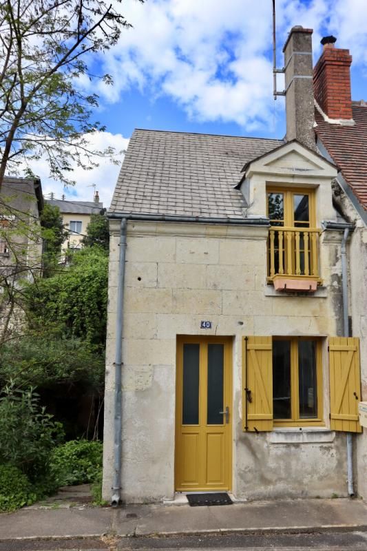 Charmante maison en tuffeau (2 pièces) au centre-ville