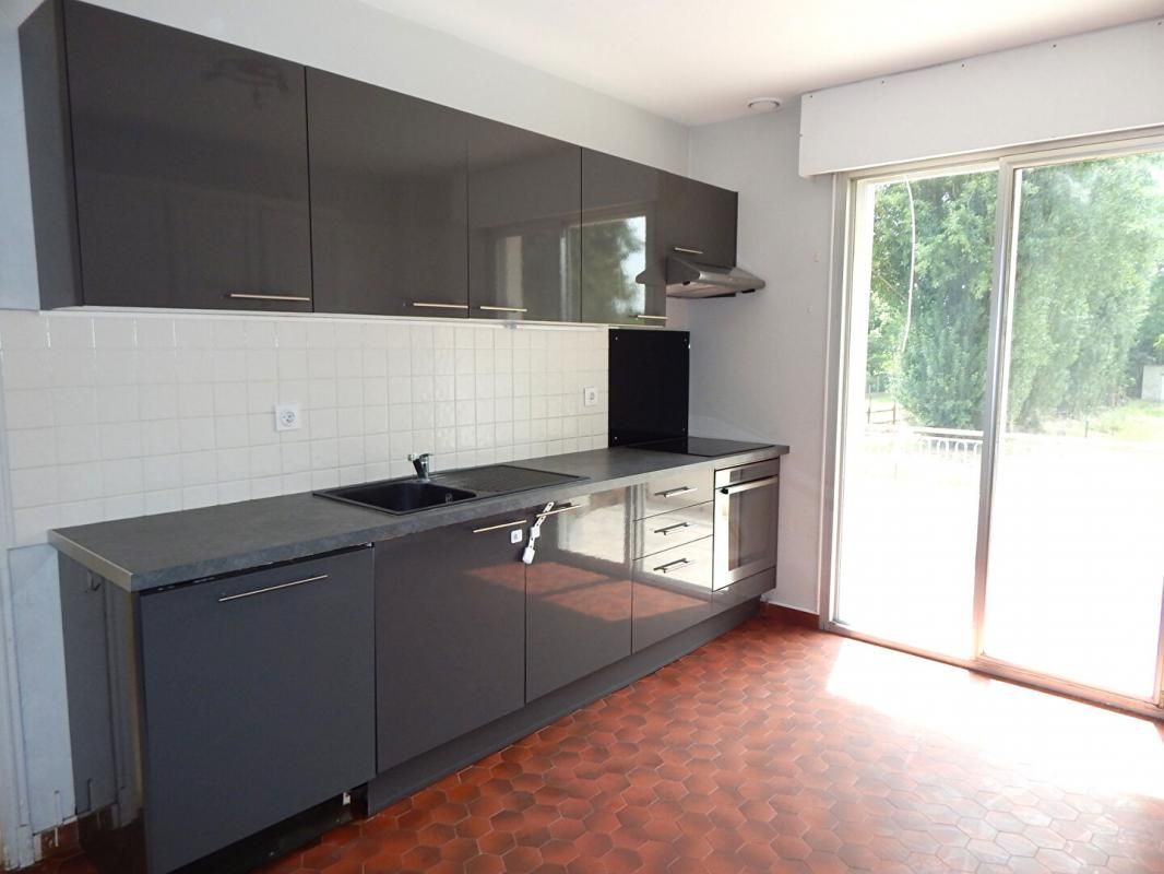 ORMES Maison Ormes 6 pièce(s) 193 m2 terrain 5664m² 4