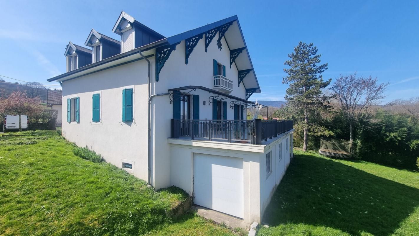 TALLOIRES EXCLUSIVITÉ Maison Talloires-Montmin 10 pièces 255 m2 3