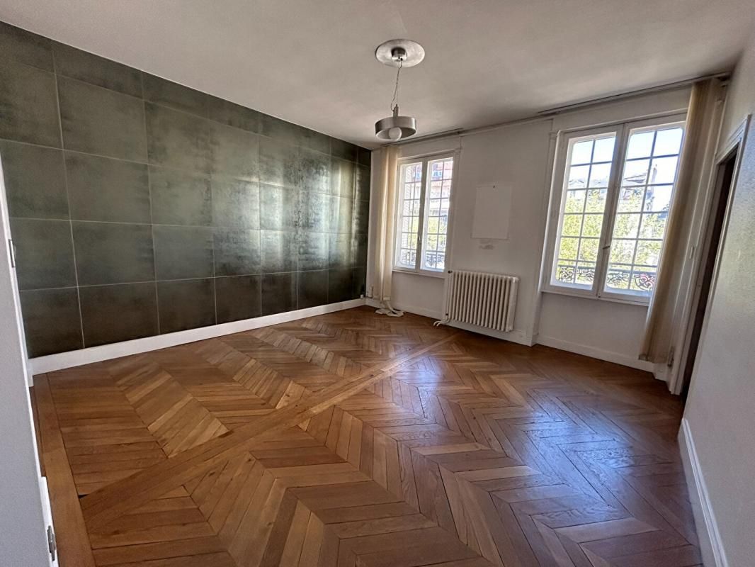 CLERMONT-FERRAND Appartement Clermont Ferrand 8 pièces 305 m2 4
