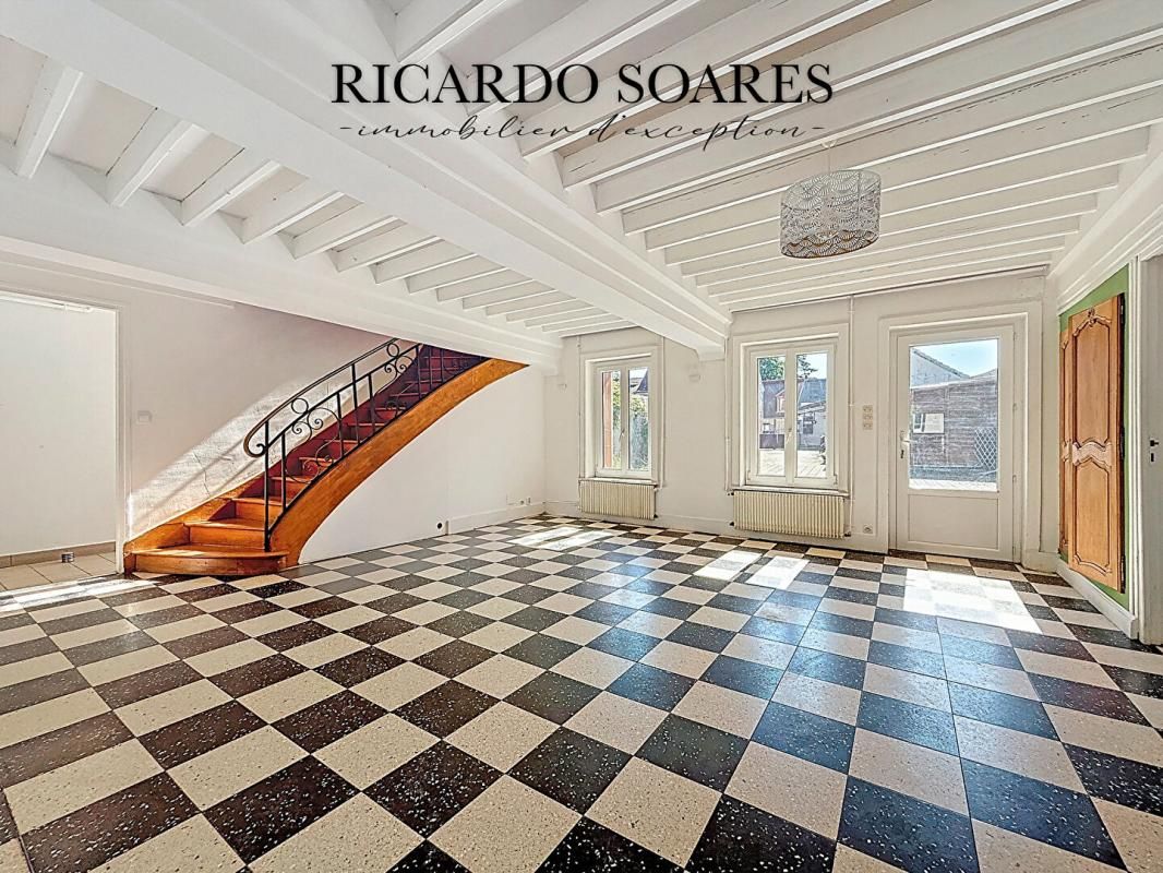 COMPIEGNE COMPIEGNE 60200 - MAISON FAMILIALE 256m2 / 6 CHAMBRES / 3 STUDIOS (location possible) / TERRAIN 894m2 2