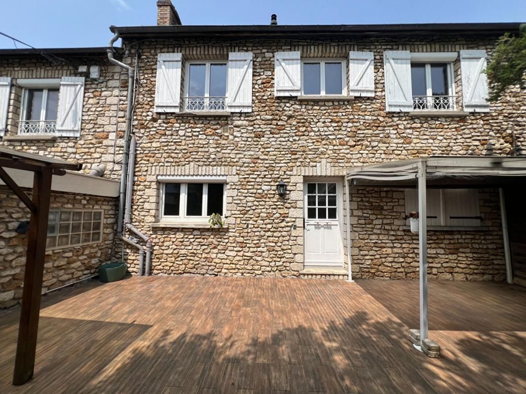 PLAISIR Maison à Plaisir (Yvelines) - 5 pièces 3 chambres 2