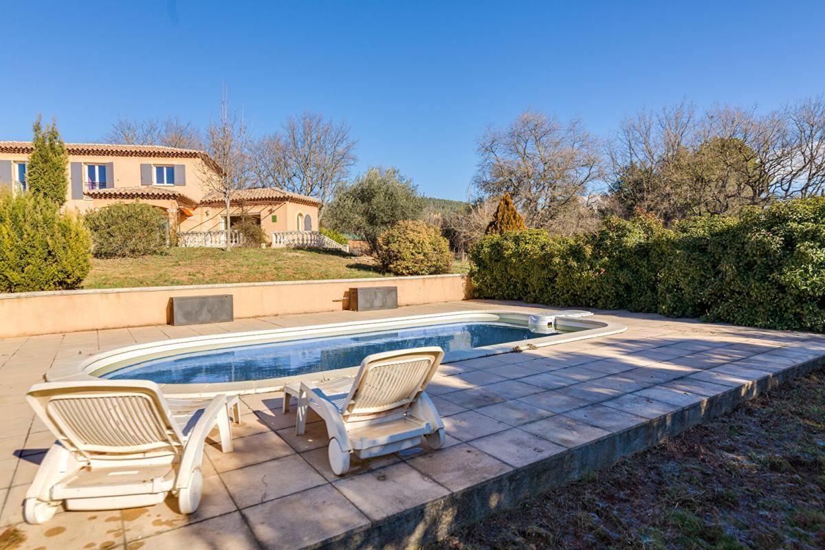 MEYREUIL Maison  5 pièce(s) 127 m2 1