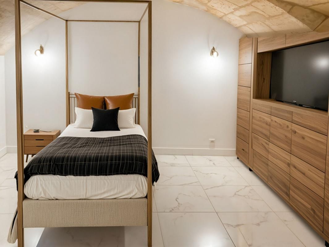 BORDEAUX Appartement totalement rénové 107m2 proche Pey Berland 4