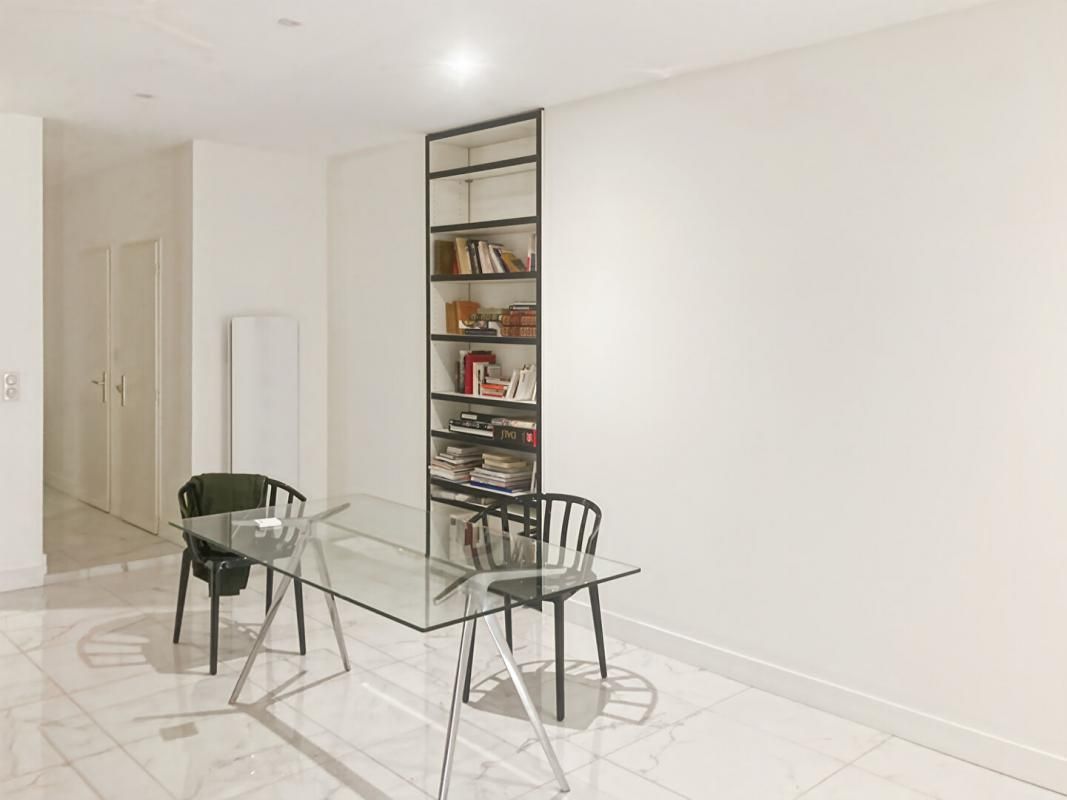 BORDEAUX A vendre local commercial comme un appartement proche Palais de justice 2