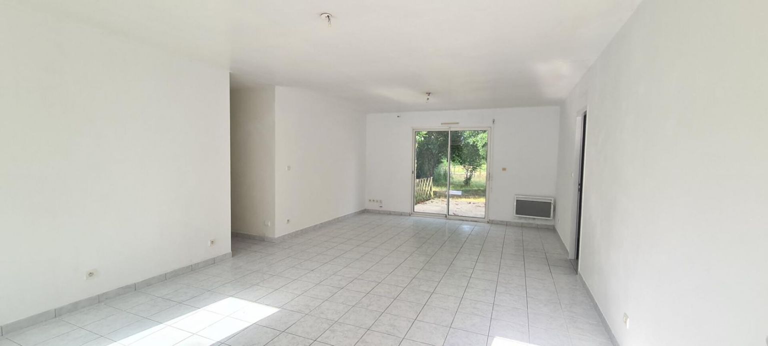 GORGES Maison Gorges 4 P . 3 Chs . 82.30 M² . T 1315 M² . Garage . Terrasse 2