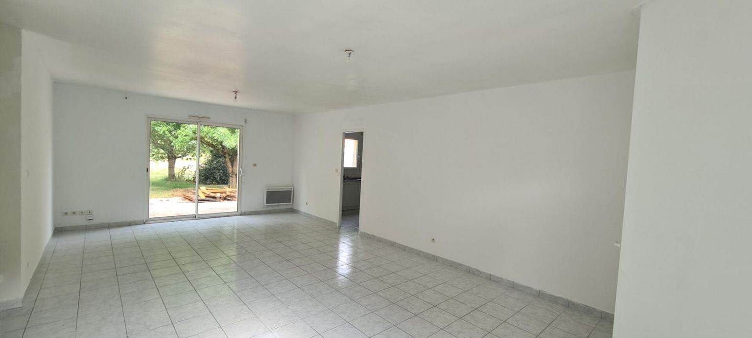GORGES Maison Gorges 4 P . 3 Chs . 82.30 M² . T 1315 M² . Garage . Terrasse 3