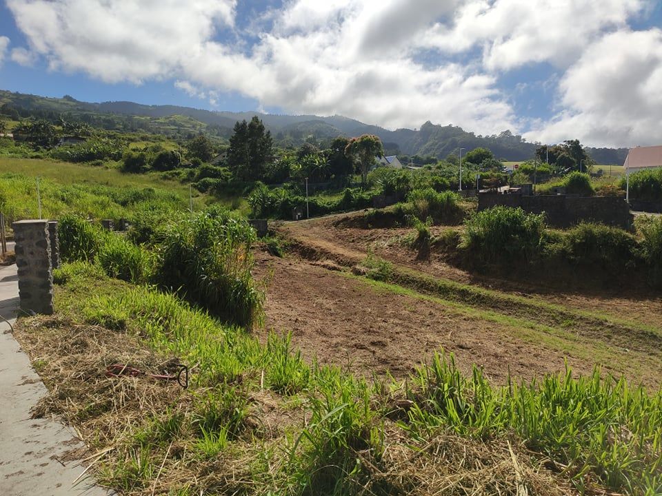 SAINT-LEU TERRAIN VIABILISE SITUE AU PLATE SAINT-LEU 1