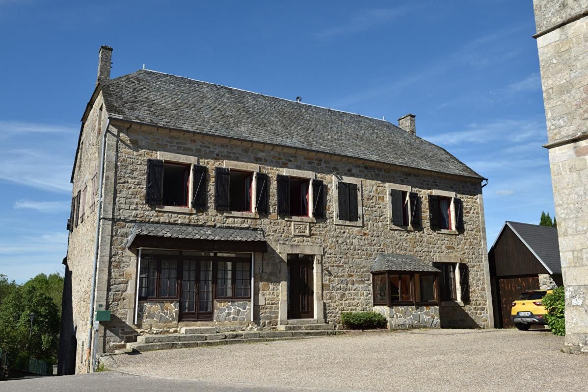 Maison Saint Paul 11 pièce(s) 375 m2