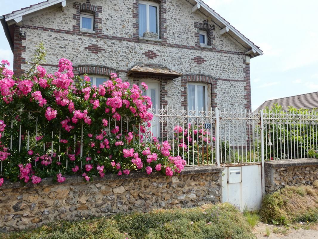 EPIEDS Charmante maison en pierre 1