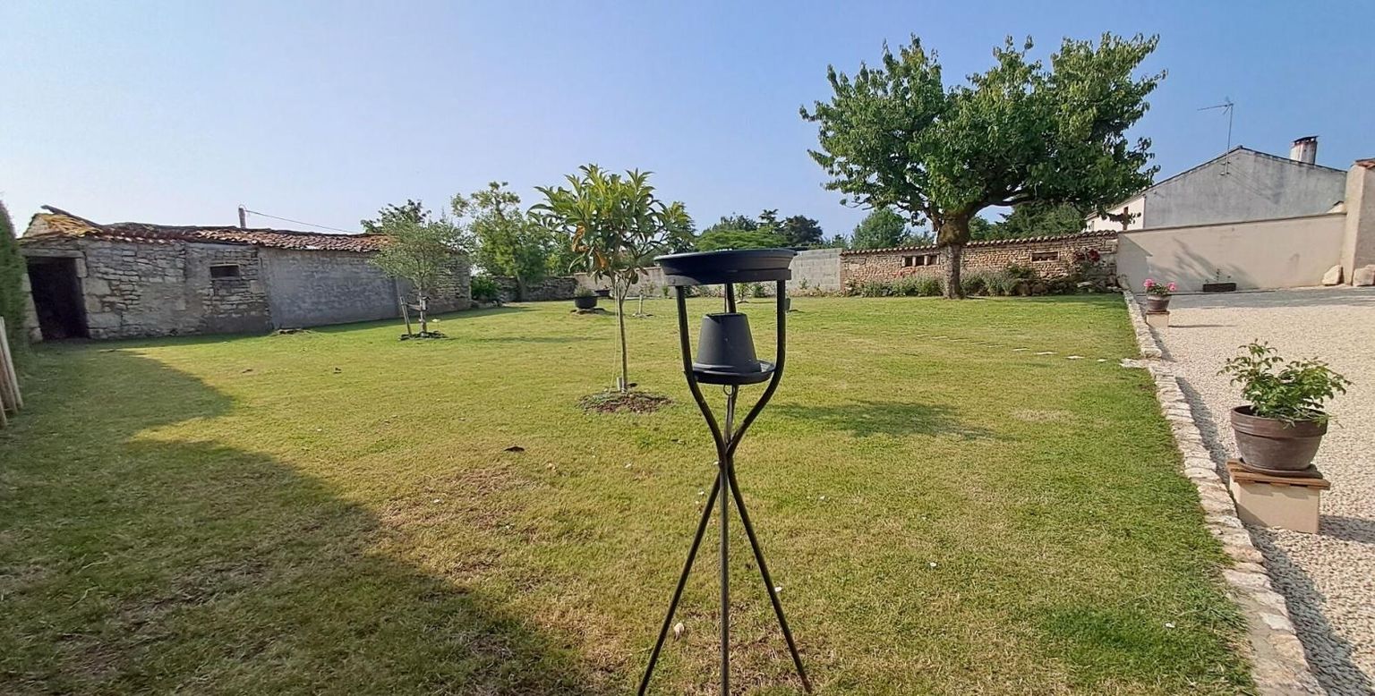 PETOSSE Belle maison de bourg 5 pièce(s) 137 m2 et terrain plat de 1700 m2 3