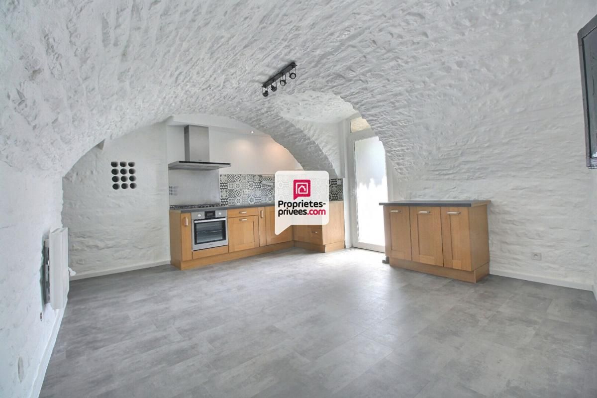 POMPIGNAN Maison habitable 4 pièces 96 m² + maison 220 m² à rénover à Pompignan 3