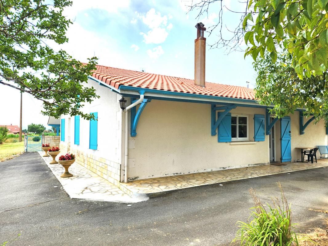 Maison 5 pièces 120 m2 - Dépendances - Garage
