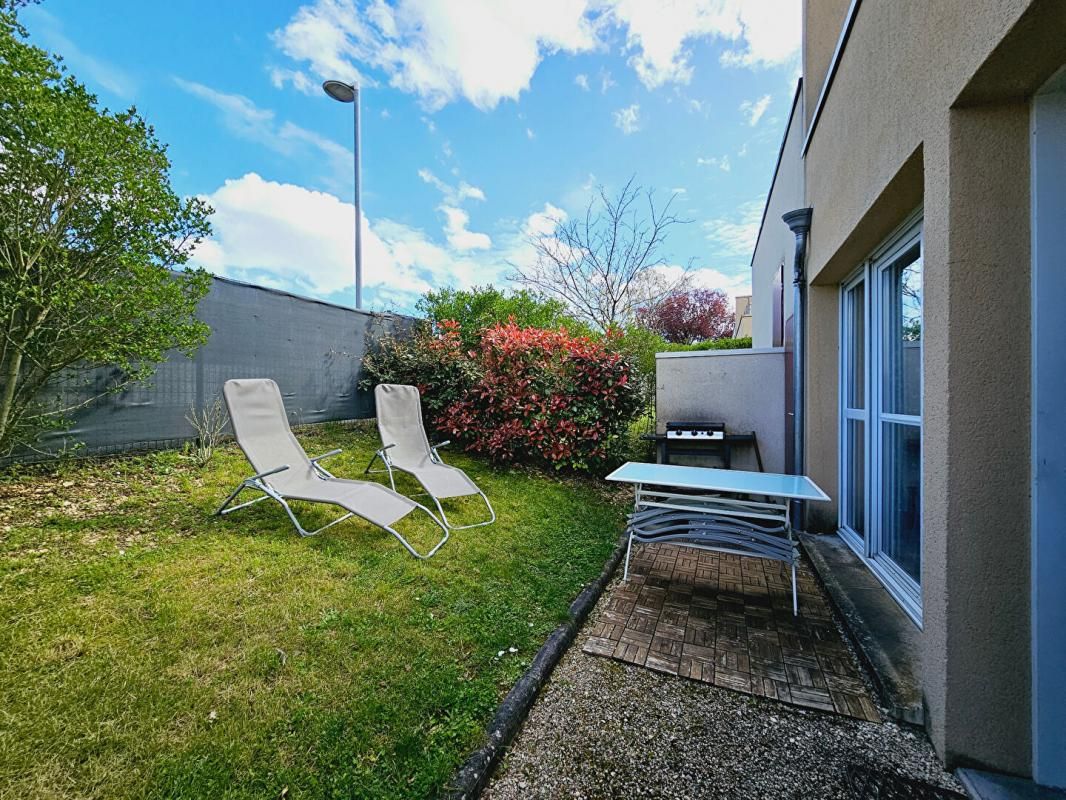 BOURGES APPARTEMENT 2 CHAMBRES JARDIN PARKING
