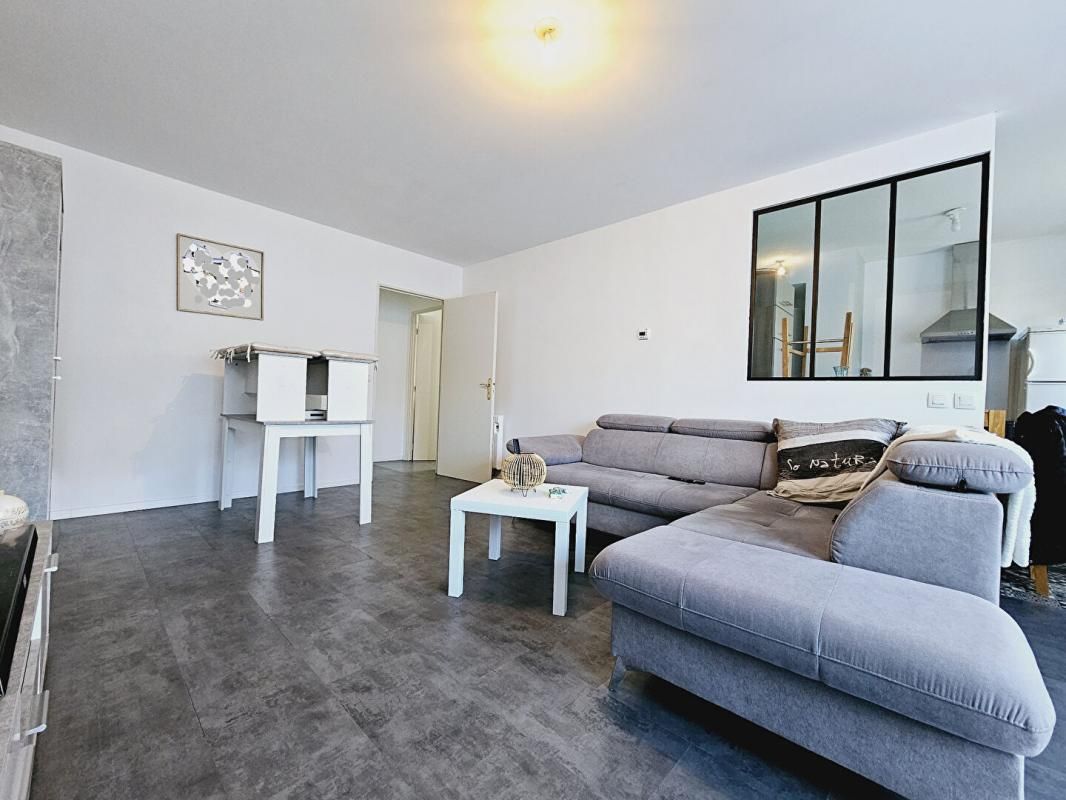BOURGES BOURGES APPARTEMENT 2 CHAMBRES JARDIN PARKING 2