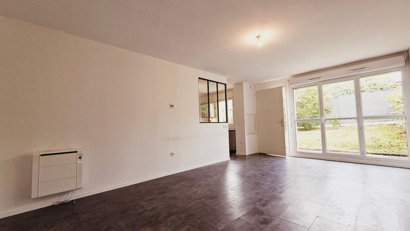 BOURGES BOURGES APPARTEMENT 2 CHAMBRES JARDIN PARKING 3