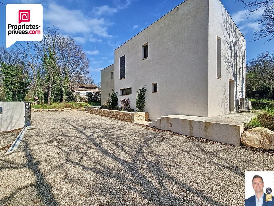 SAINT-CEZAIRE-SUR-SIAGNE MAISON CONTEMPORAINE NEUVE 4 PIECES 113 M2 jumelée avec terrain de 460 M2 3