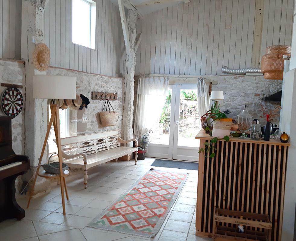 MAUVEZIN-SUR-GUPIE Villa-Loft en pierre à Mauvezin Sur Gupie 9 pièces 360 m2 2