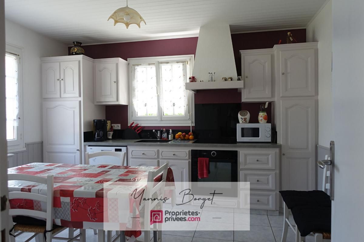 CHAUCHE Maison familiale avec grand jardin clos et dépendances à Chauché 4