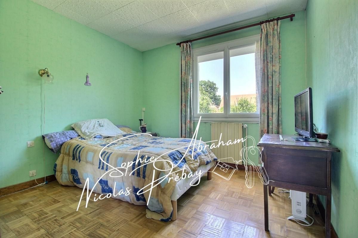 PUSSAY Maison sur sous-sol total avec jardin 4