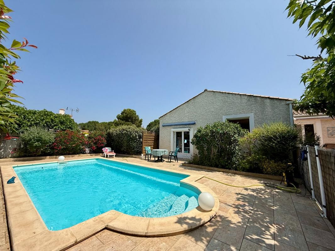 Villa de plain pied avec piscine et garage à Lignan Sur Orb