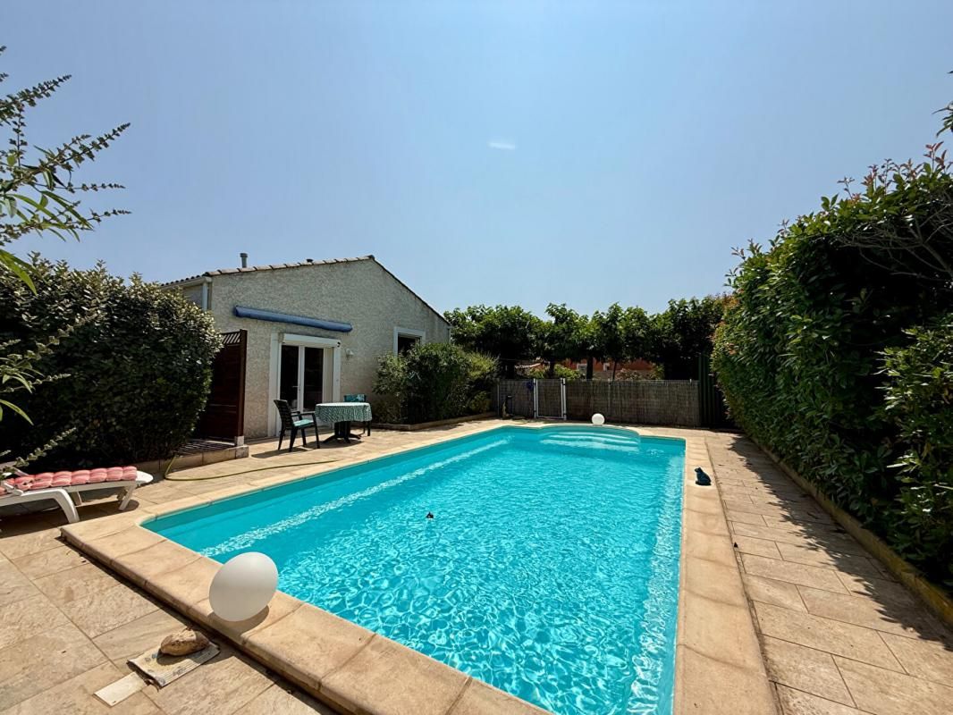 LIGNAN-SUR-ORB Villa de plain pied avec piscine et garage à Lignan Sur Orb 2