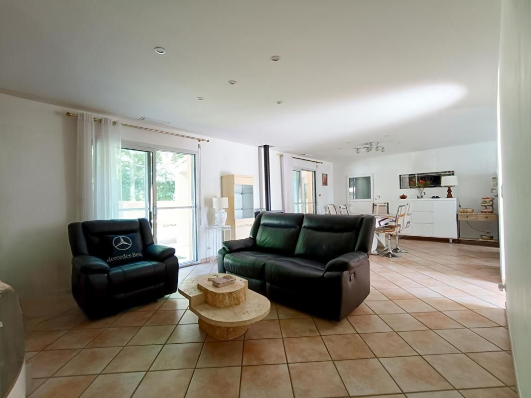 SAINTE-LIVRADE-SUR-LOT Maison Sainte Livrade Sur Lot 6 pièce(s) 165 m2 3