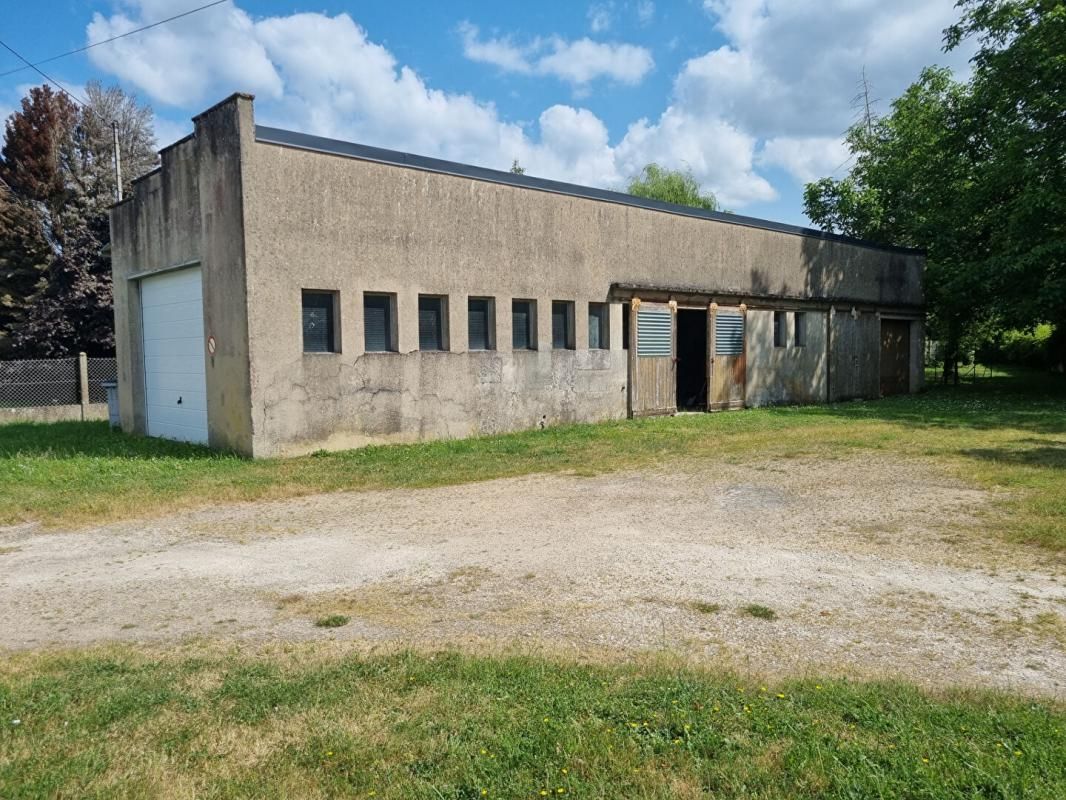 LORRIS Garage, atelier de plus de 100 m² 4