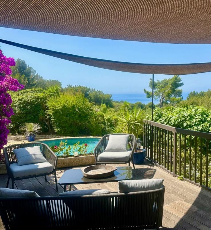 Villa T6 contemporaine avec piscine, dépendance et garage - Vue mer et nature -
