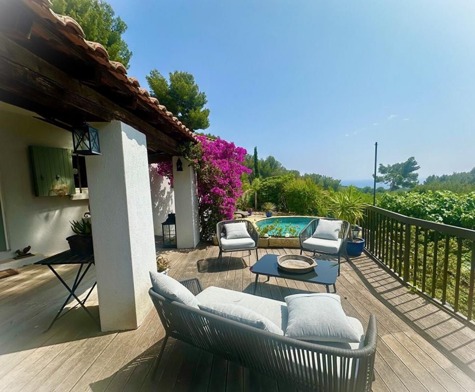 BANDOL Villa T6 contemporaine avec piscine, dépendance et garage - Vue mer et nature - 2